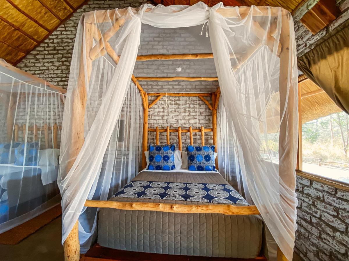 Gwango Heritage Resort Dete Экстерьер фото