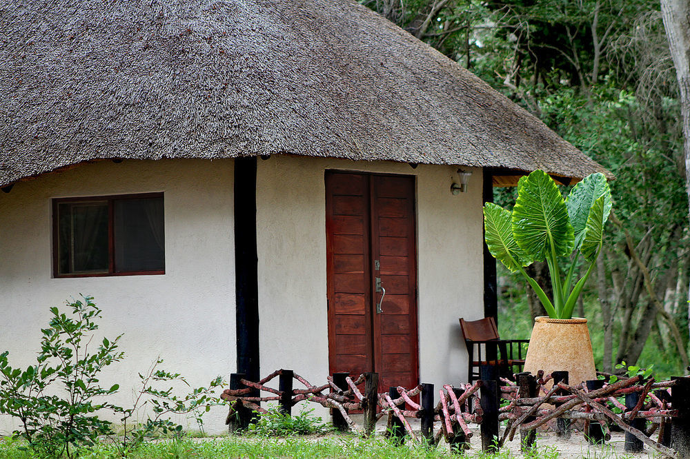 Gwango Heritage Resort Dete Экстерьер фото