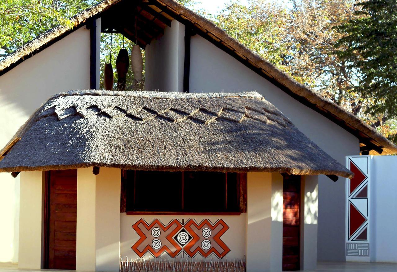 Gwango Heritage Resort Dete Экстерьер фото